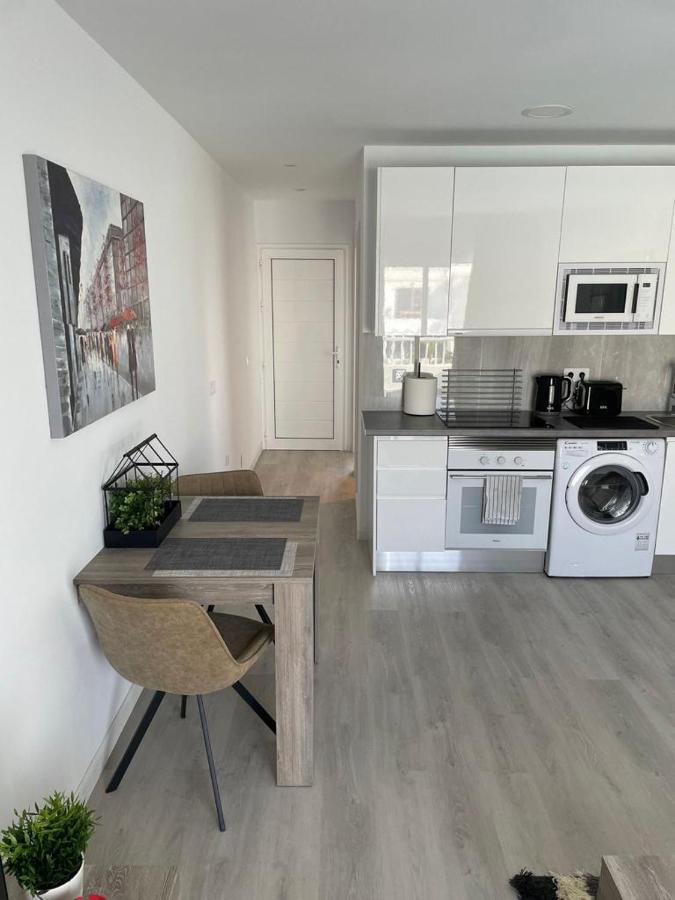 Apartment View House *